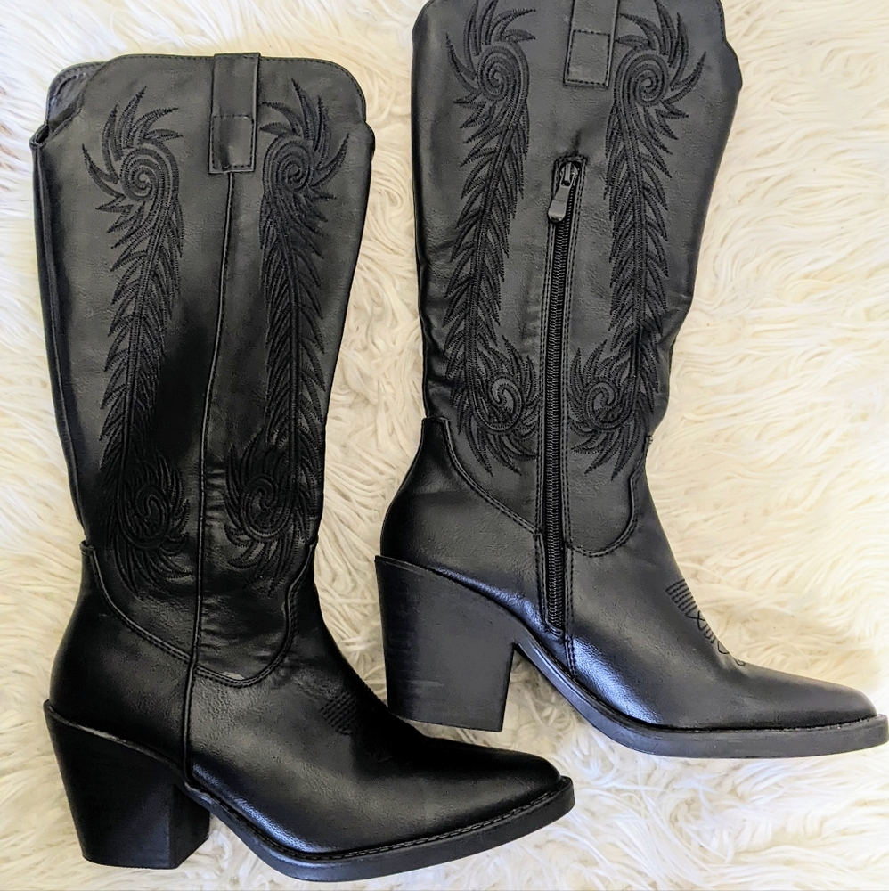 Black Cowgirl Boots Gem